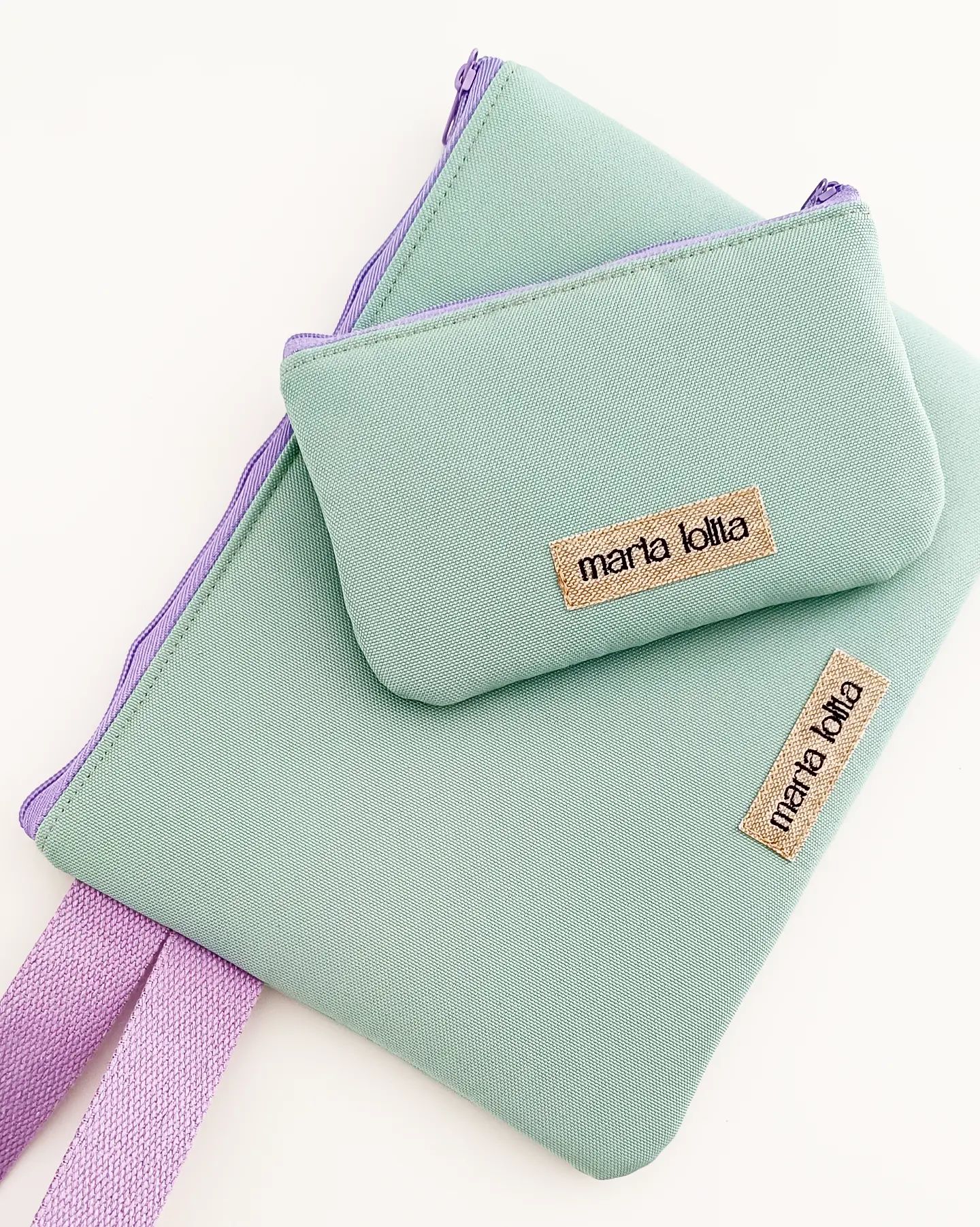 Nécessaire com bordado "Mom Pet"