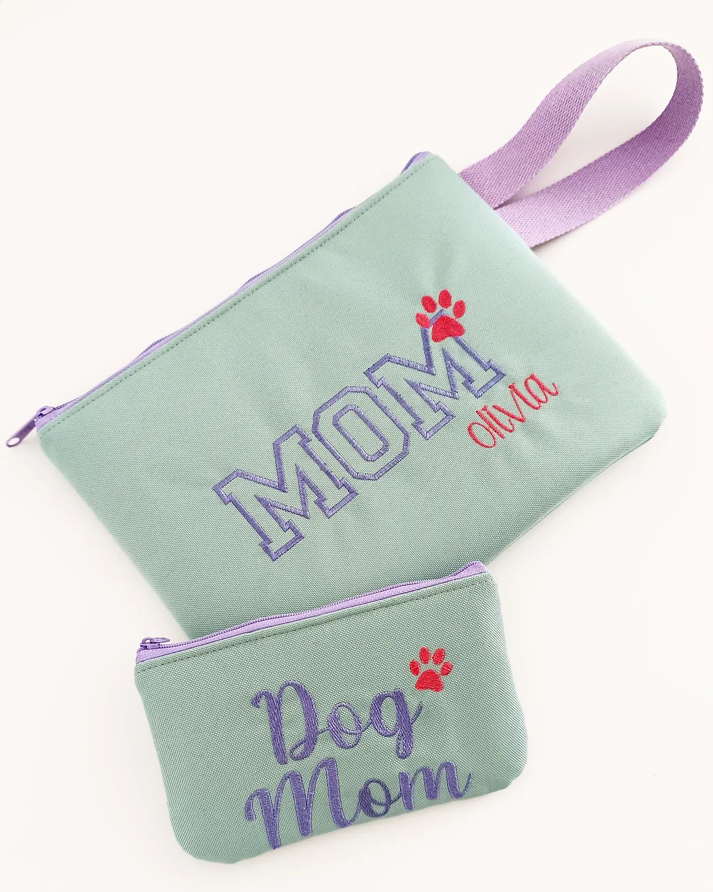 Nécessaire com bordado "Mom Pet"