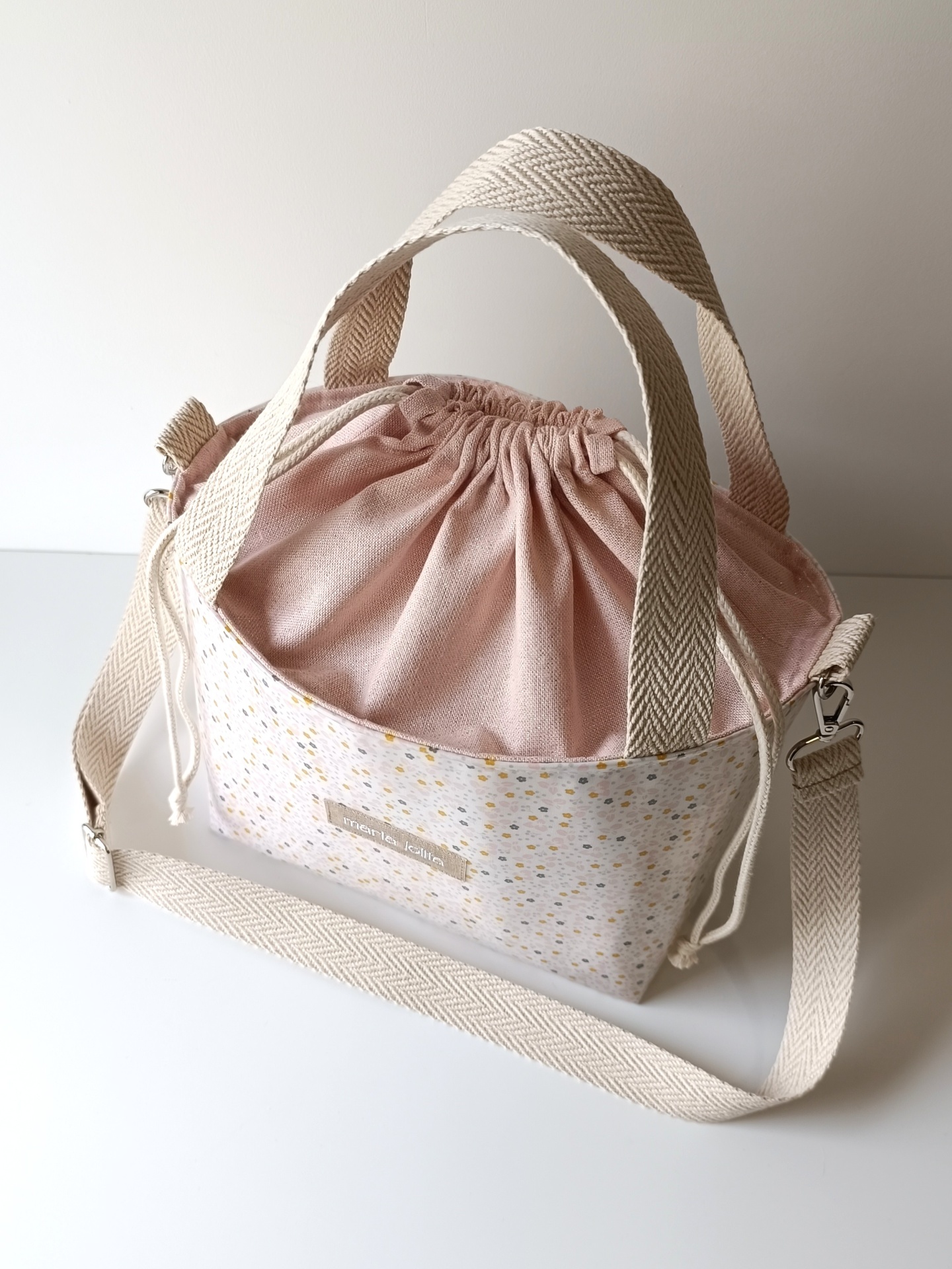 LANCHEIRA TÉRMICA FLORZINHAS