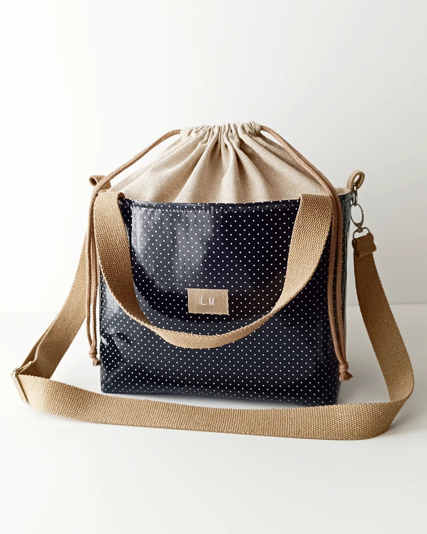 LANCHEIRA TÉRMICA PRETO PINTINHAS