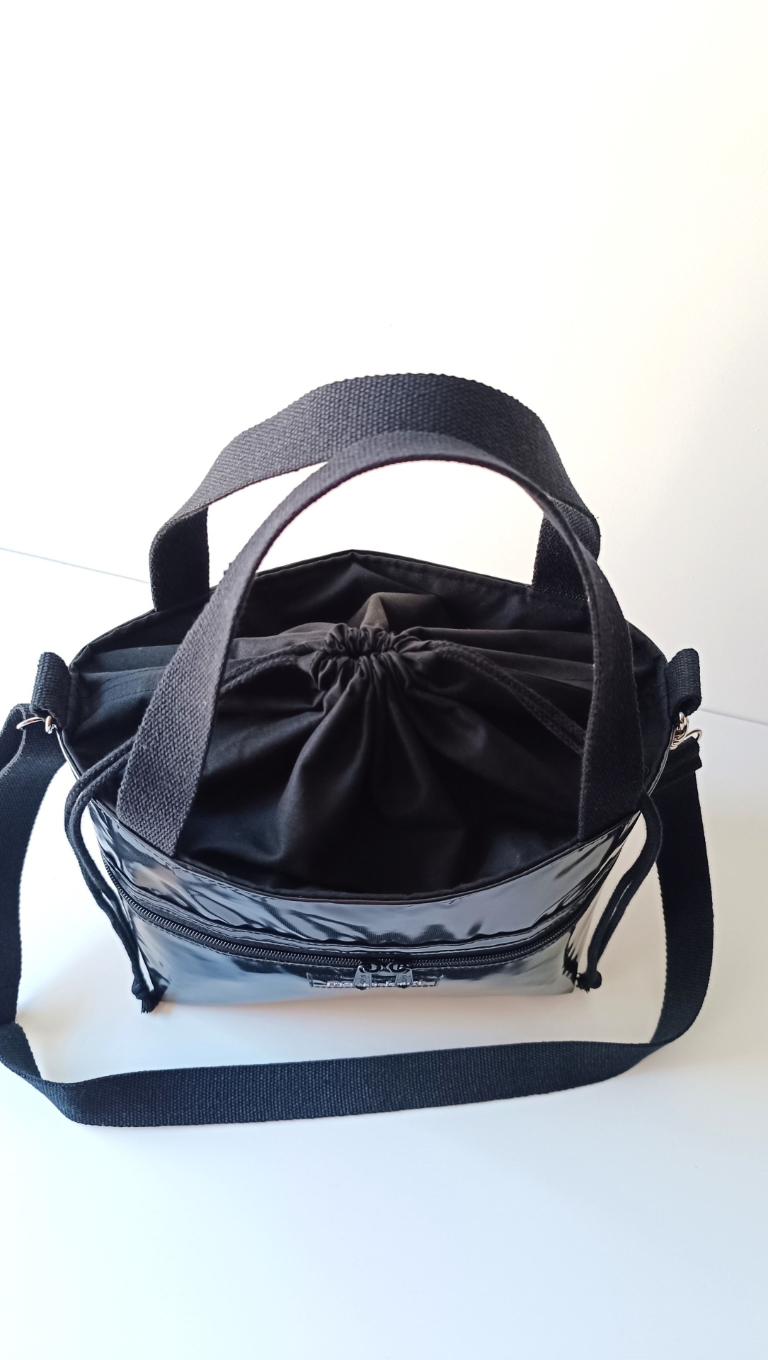 Lancheira térmica preto + alças preto