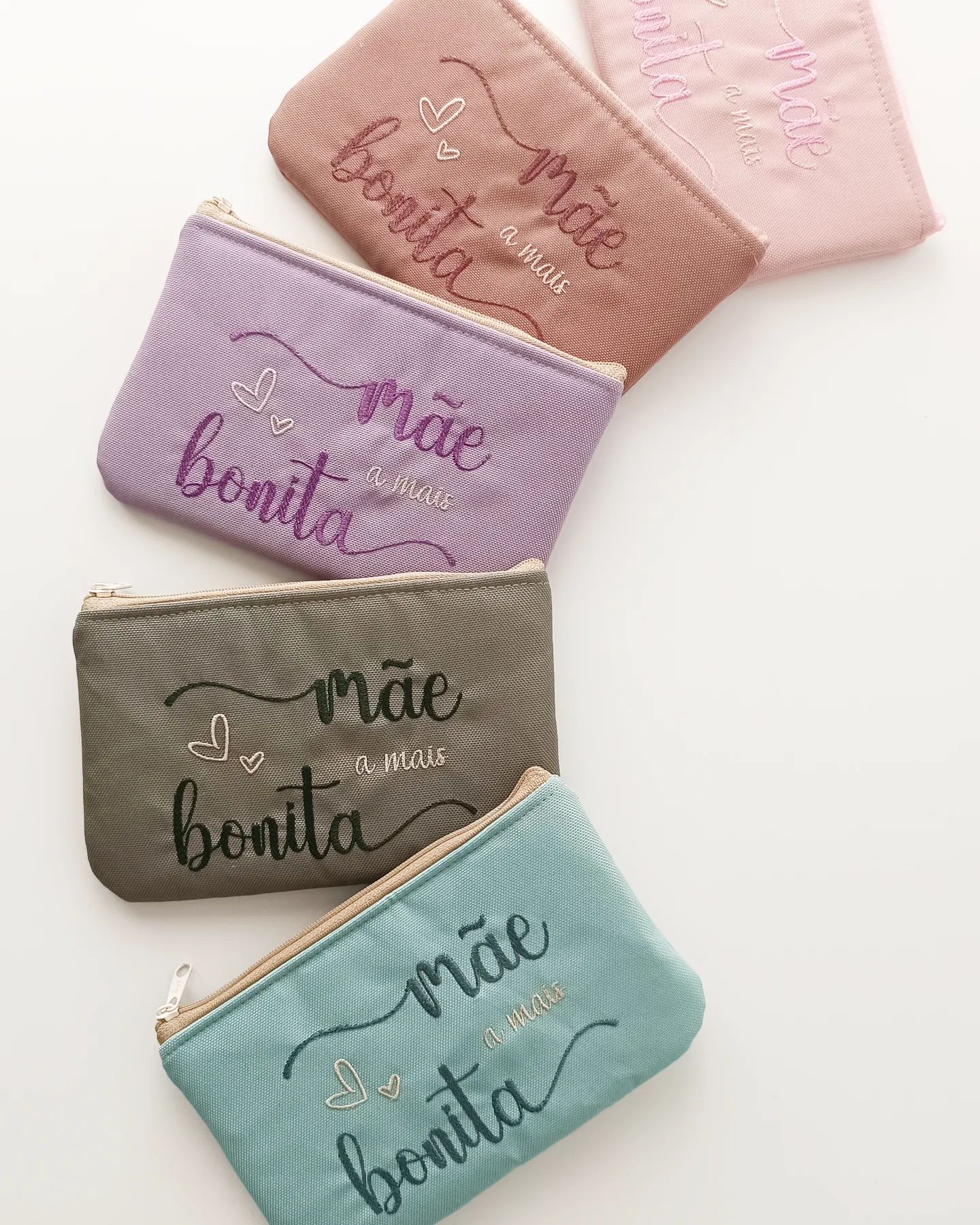 Nécessaire com bordado - Mãe