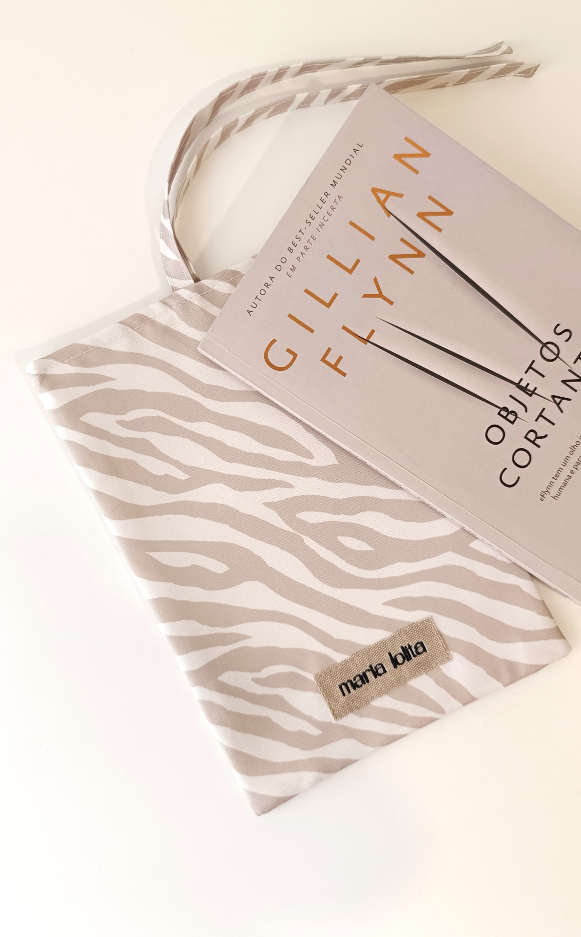 CAPA LIVRO ZEBRA BEGE