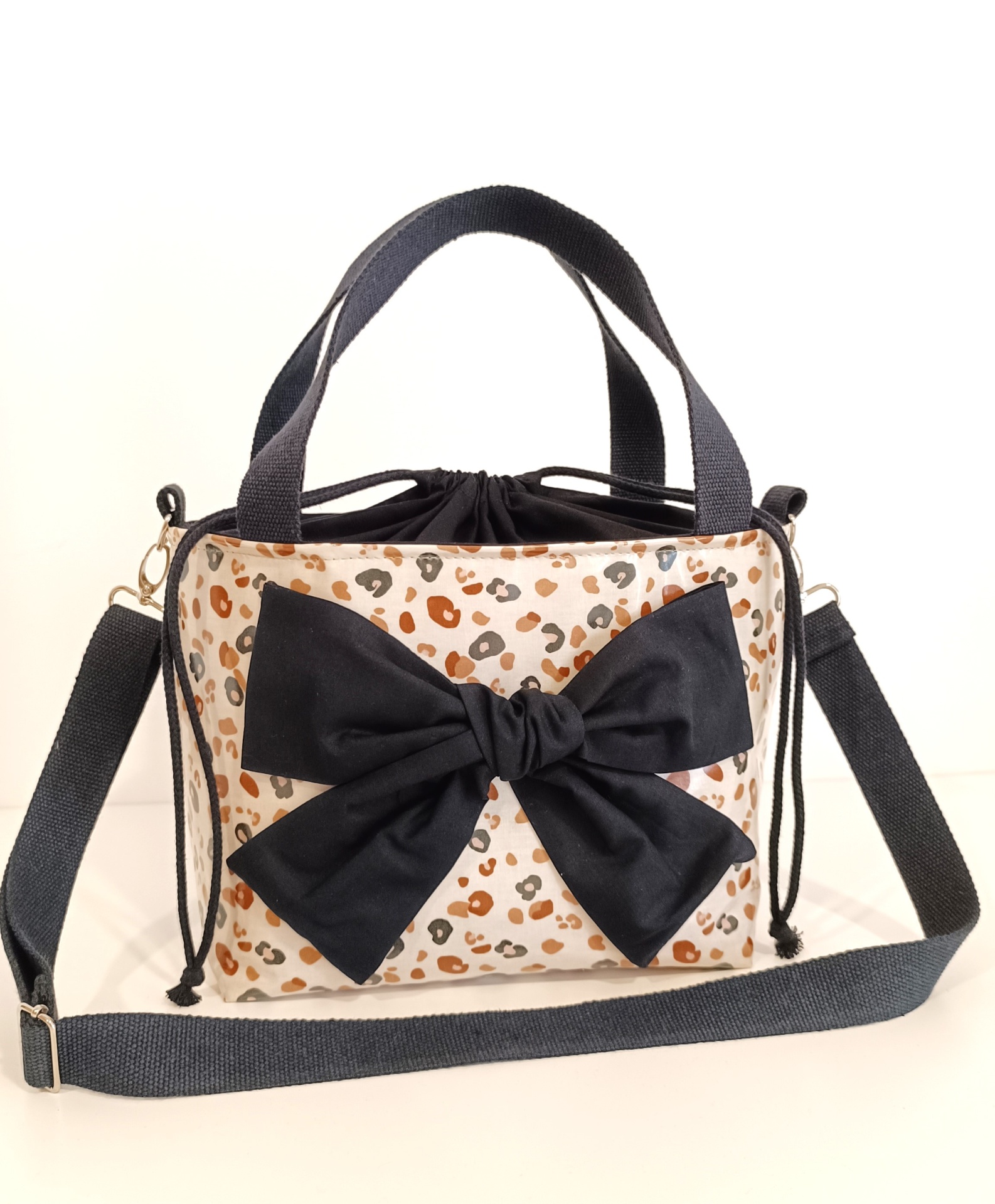 Lancheira térmica tigresa e preto + alças preto