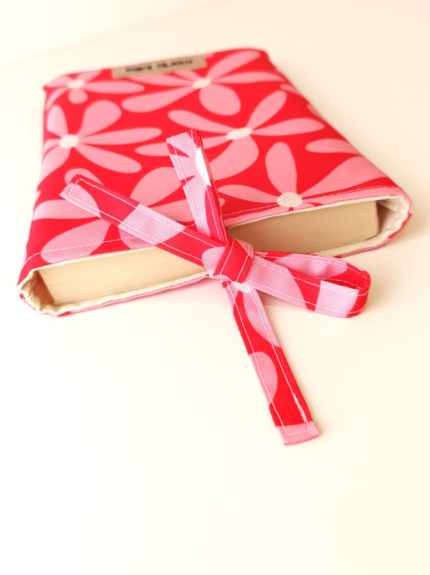 CAPA PARA LIVRO MALMEQUERES ROSA COM VERMELHO