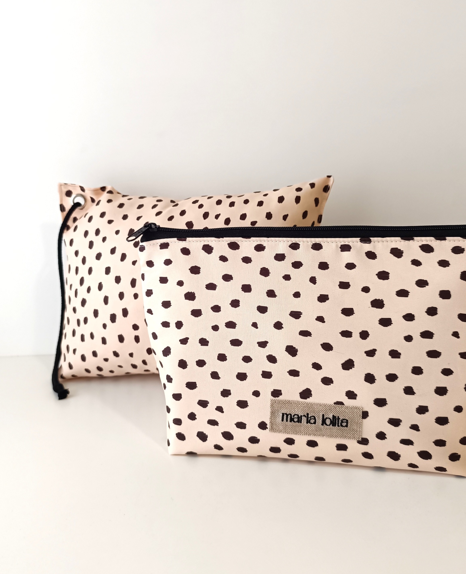 BOLSA TÉRMICA + ALMOFADA PINTAS PRETAS COM BEGE