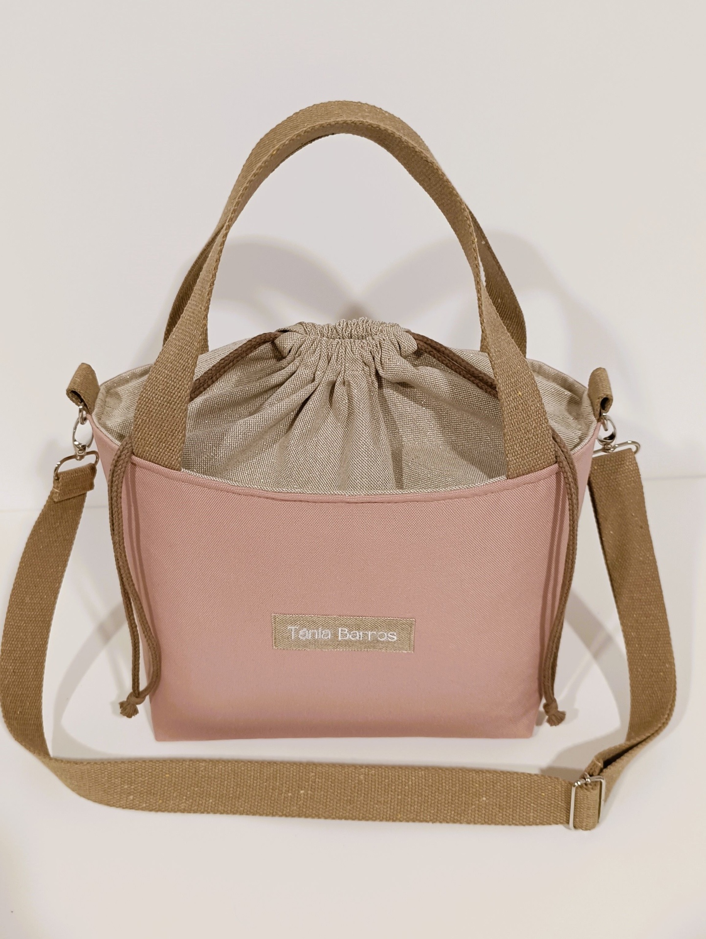 Lancheira térmica rosa bebé + alças bege escuro