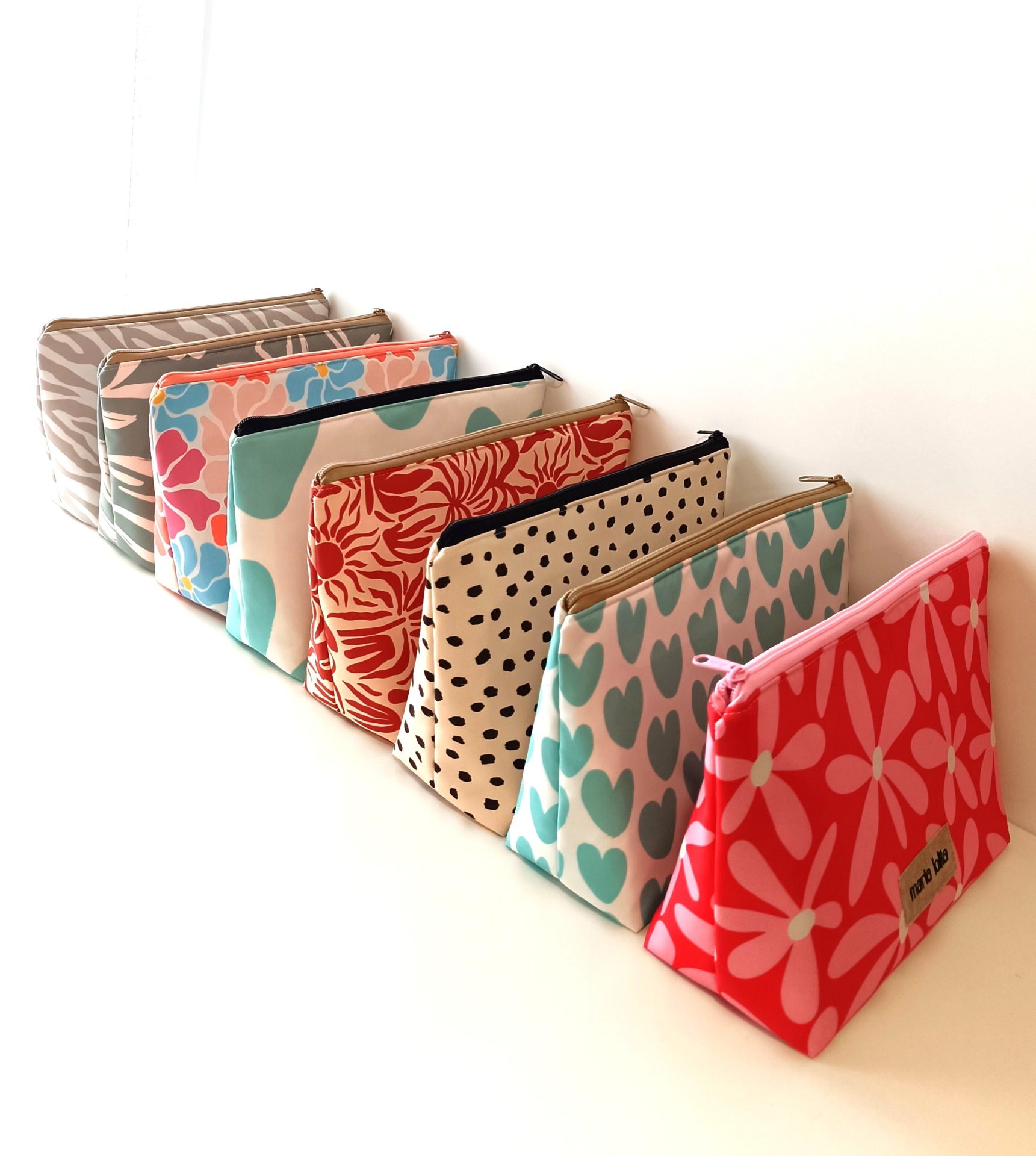 BOLSA TÉRMICA + ALMOFADA PINTAS PRETAS COM BEGE