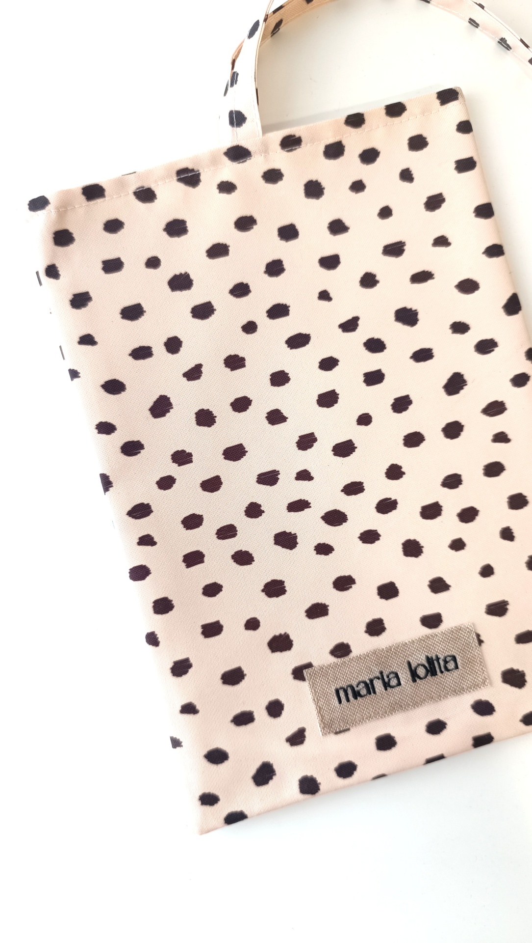 CAPA LIVRO PINTAS PRETAS COM BEGE