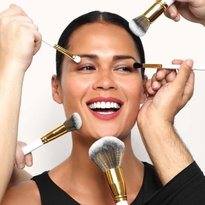 Cristian Lay | Pincel Facial pós Soltos Cristian Lay | Pincel Facial pós Soltos