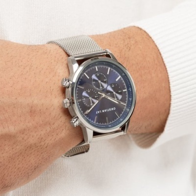 Cristian Lay | Relógio com correia milanesa e esfera azul Cristian Lay | Relógio com correia milanesa e esfera azul