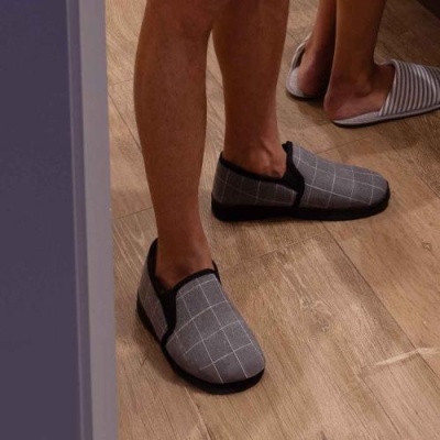Cristian Lay | Sapatilhas interior casa Homem