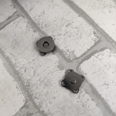 Fecho magnético coser