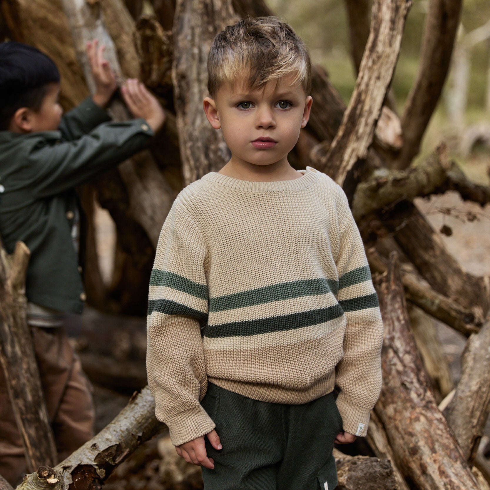CAMISOLA DE MALHA SAFARI FRIENDS TAUPE ÀS RISCAS