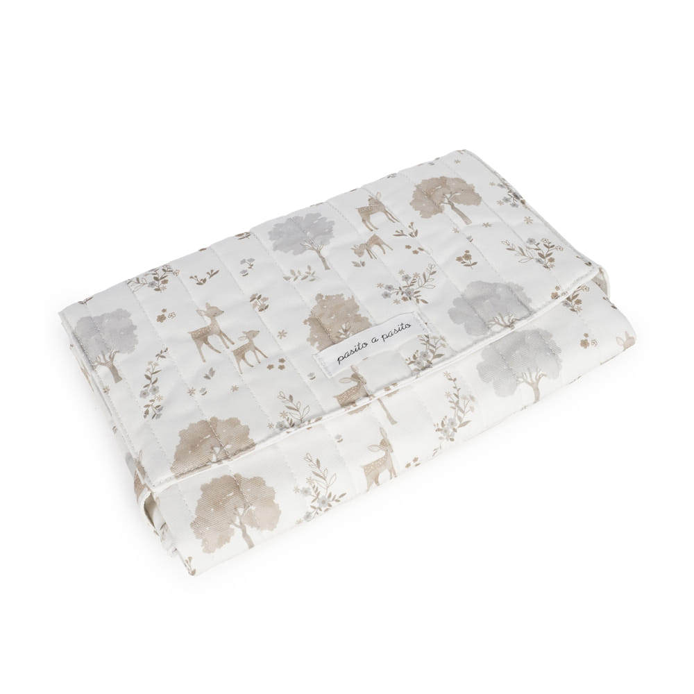 Pasito a Pasito Muda Fraldas Nara