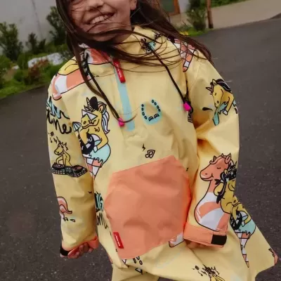 Hello Hossy Poncho de Chuva Unicorn