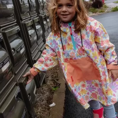 Hello Hossy Poncho de Chuva Retro Flowers Hello Hossy Poncho de Chuva Retro Flowers