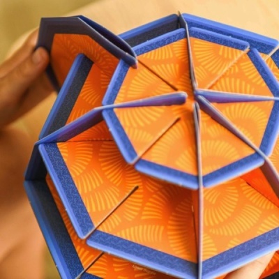 Poppik Globo Terrestre 3D + Autocolantes