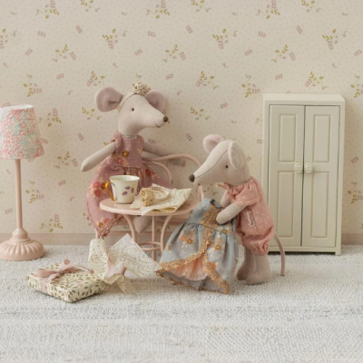 Maileg Conjunto de Mesa e Banco Ratinhos Rosa