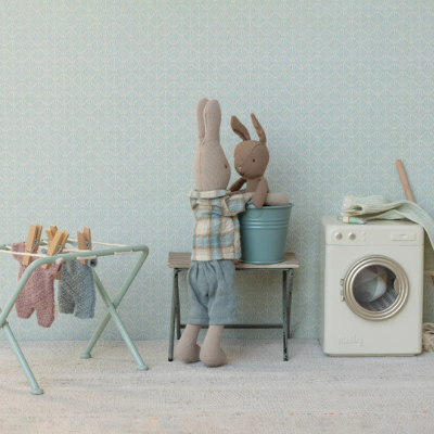 Maileg Coelhinho Micro Castanho Malha Azul Maileg Coelhinho Micro Castanho Malha Azul