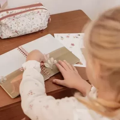 Little Dutch Livro Dress Up – Rosa & Friends – Fairy Garden Little Dutch Livro Dress Up – Rosa & Friends – Fairy Garden