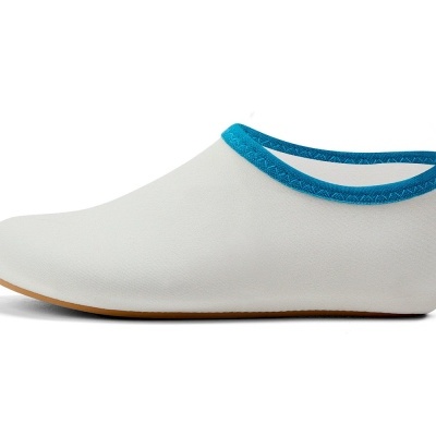 Monnëka Sapatos de Banho UV50+ Seal Cinza