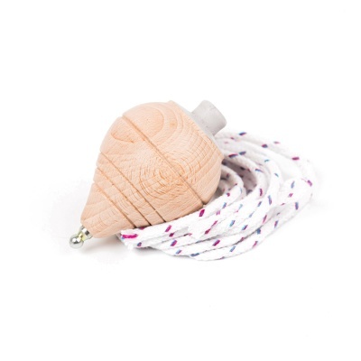 Me & Mine Pião em Madeira