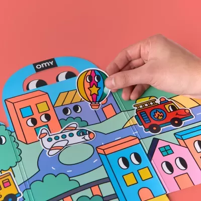 OMY Livro Montessori de Autocolantes Reutilizáveis Vroom Vroom