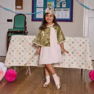 Rockahula Coroa Infantil Dourada com Pom Pom