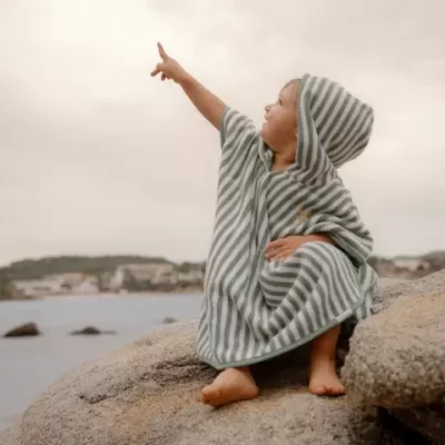 Little Dutch Poncho de Praia Seashells Verde com Riscas