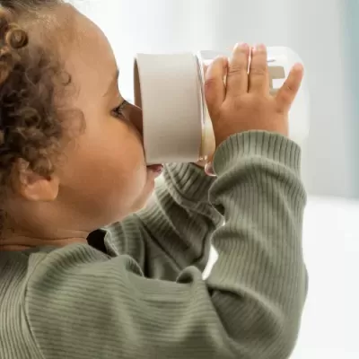 Done By Deer Copo de Aprendizagem 360º Rosa