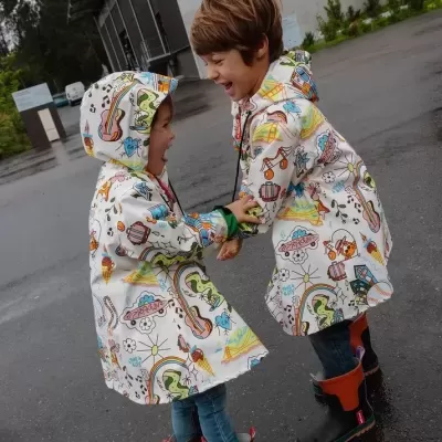 Hello Hossy Poncho de Chuva San Francisco