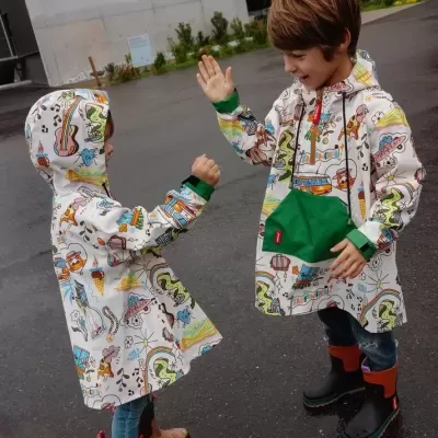 Hello Hossy Poncho de Chuva San Francisco