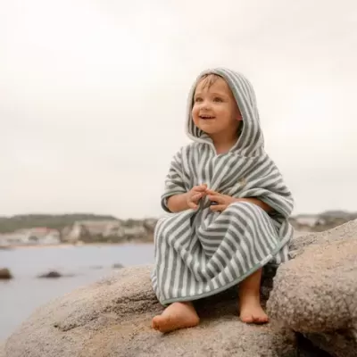 Little Dutch Poncho de Praia Seashells Verde com Riscas