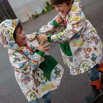 Hello Hossy Poncho de Chuva San Francisco