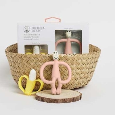 Matchstick Monkey Pack Presente Mordedores Banana e Macaco Dusty Pink Matchstick Monkey Pack Presente Mordedores Banana e Macaco Dusty Pink