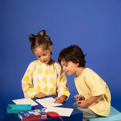 Super Petit 6 Jogos de Viagem Reutilizáveis + 3 Marcadores