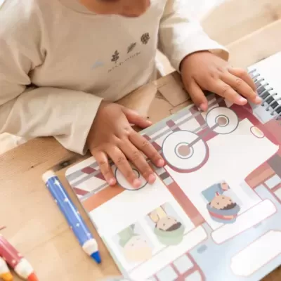 Little Dutch Livro Colour Magic Jim & Friends