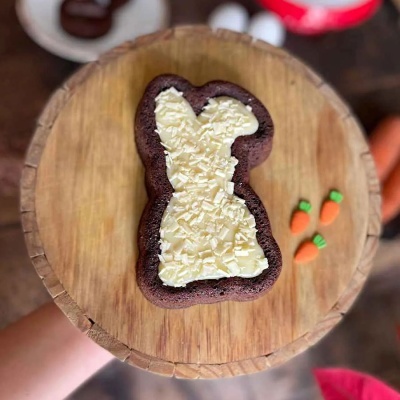 FORMA  COELHO EM PE 18CMx11.5CMx4.5CM