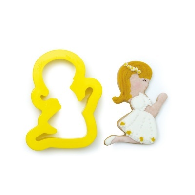 Cortador de comunhão menina