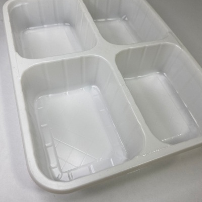 BANDEJA PLASTICO 4 COMPARTIMENTOS