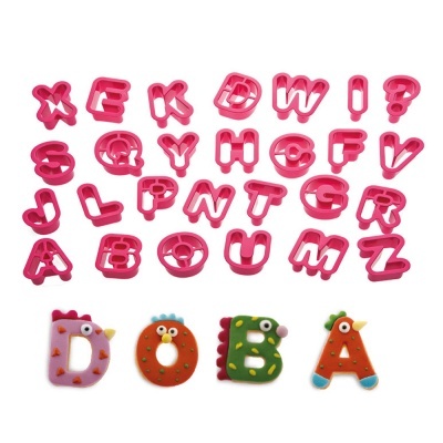 CONJ. 27 CORTANTES LETRAS 5,2 x 2,2 h cm