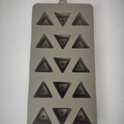 MOLDE SILICONE BOMBONS TRIANGULO