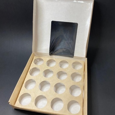 CAIXA KRAFT COM JANELA 16 BRIGADEIROS