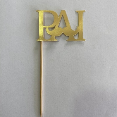 TOPO DE BOLO PAI DOURADO