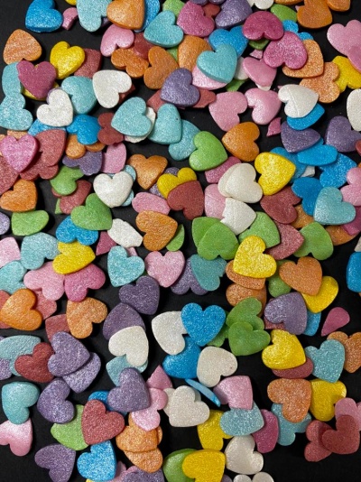 MIX CORAÇÕES COLORIDOS GRANDES 50GR