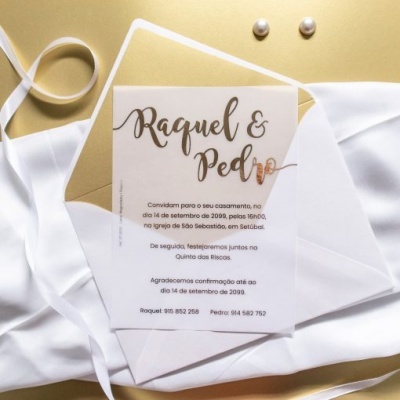 Convite de Casamento Moderno Branco e Dourado