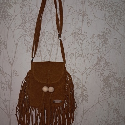 Bolsa transversal camurça franjas