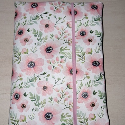 Capa com padrões florais