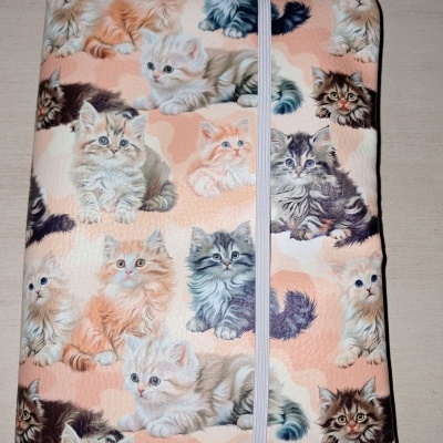 Capa com padrões de animais